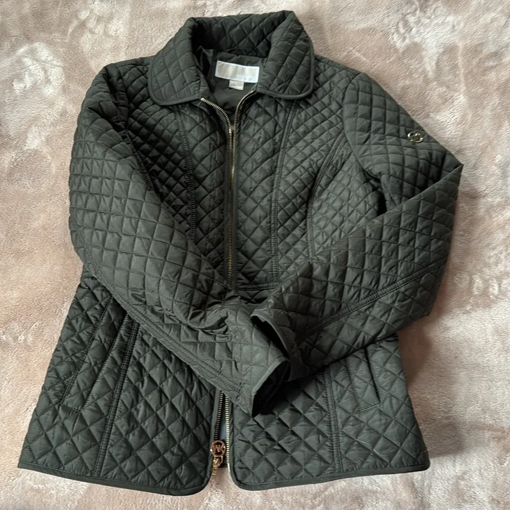 MICHAEL KORS QUILTED PUFFER JACKET Green WITH GOLD DETAILS SIZE S
